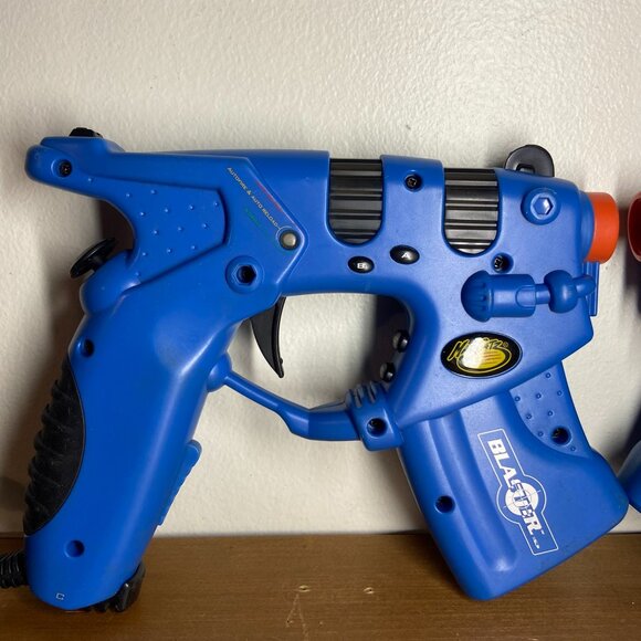 Playstation 2 Mad Catz Blaster Light Gun Blue Controller MadCatz PS1 PS2 - Picture 1 of 4